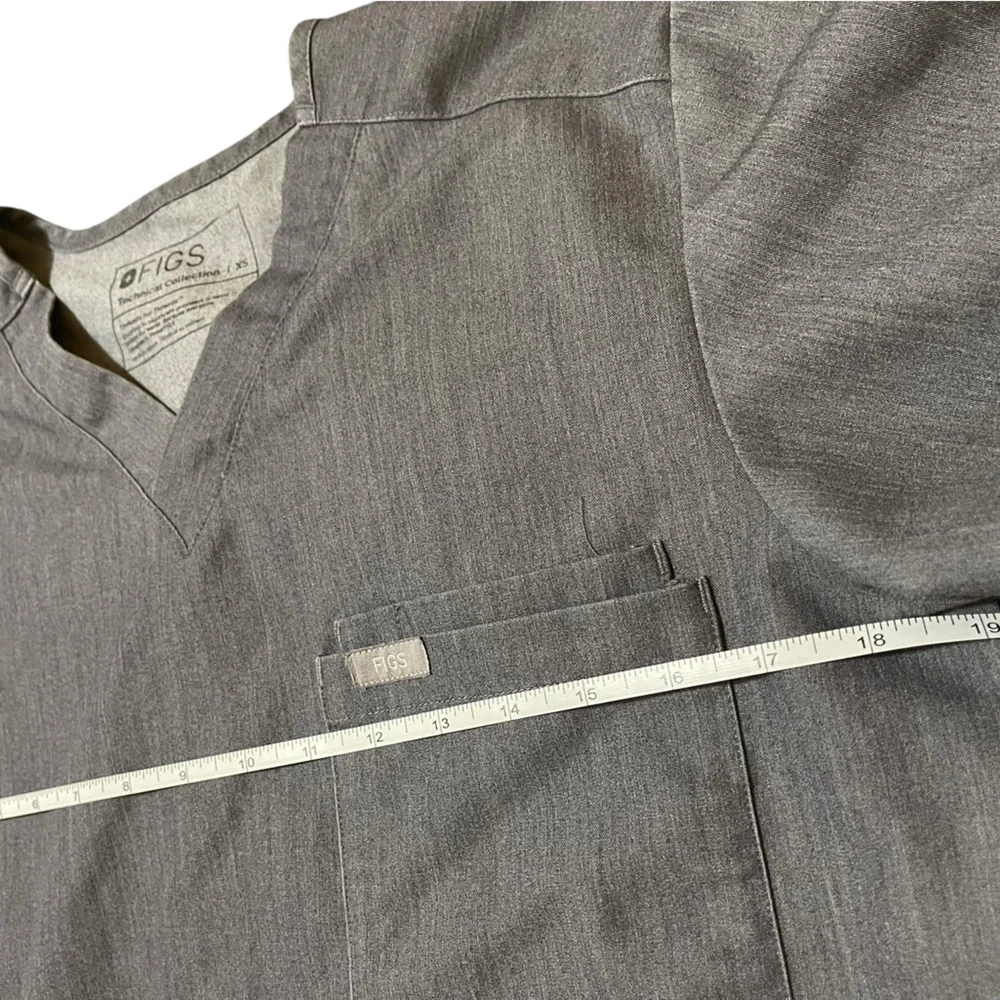 💙BUNDLE Figs Charcoal V-Neck Scrub Top - Picture 11 of 12